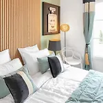 Luxury Apartment 200 Meters From Place Des Lices