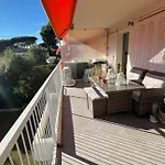 Appt St Tropez ,Magnifique T2, Piscine ,Terrasse, Emplacement Ideal ,Front De Mer,
