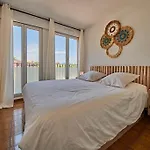 Sunrise -Swimming-Pool-Saint-Tropez Center-Parking