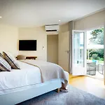 Villa White