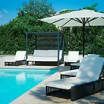 Villa White