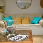 Petite Maison Mitoyenne Au Coeur De Saint Tropez