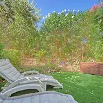 Sunset-Apartment St-Tropez-Swimming Pool-Parking