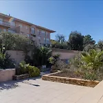 T2 Avec Terrasse. Residence Piscine/Parking