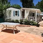 Mobil Home Plage De Pampelonne Sur Un Tres Bel Emplacement Surplombant La Baie De Pampelonne