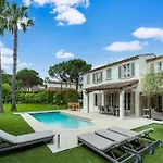Modern Villa With Private Pool
