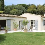 Villa De Plein Pied Pour 8 Personnes A Gassin