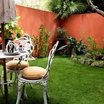 La Bravade Luxe Et Serenite Au Coeur De Saint-Tropez Suites Spacieuses Avec Jardin Enchanteur