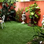 La Bravade Luxe Et Serenite Au Coeur De Saint-Tropez Suites Spacieuses Avec Jardin Enchanteur