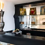 La Bravade Luxe Et Serenite Au Coeur De Saint-Tropez Suites Spacieuses Avec Jardin Enchanteur