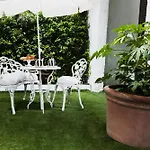Les Canoubiers Luxe Et Serenite Au Coeur De Saint-Tropez Suites Spacieuses Avec Jardin Enchanteur