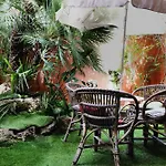 Lou Pitchoun Luxe Et Serenite Au Coeur De Saint-Tropez Suite Familiale Avec Chambre Separee Avec Jardin Enchanteur Pour 4 Adultes Et 1 Enfant