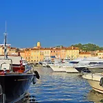 A 2 Minutes Du Port