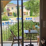 Grand Logement Tout Confort Pour 4 Personnes Dans Une Residence De Haut Standing