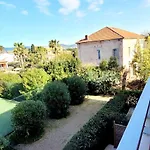 Family Nest Overlooking The Gulf Of Saint-Tropez