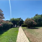 Appartement 4 P Avec Grande Terrasse, Piscine, Parking Dans Saint Tropez Centre