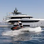 Luxury Yacht Moretti In Saint Tropez