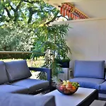 Centre St Tropez - Gd 2 Pieces, Piscine Et Parking