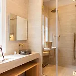 Le Clos De La Pinede Chambre Deluxe A 300 Euros