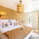 Le Clos De La Pinede Chambre Deluxe A 300 Euros