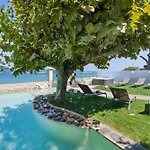Villa La Desirade - Les Pieds Dans L\'Eau - Plage La Bouillabaisse - St Tropez - 14 Personnes