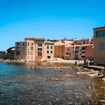 Un Nid A Saint Tropez