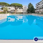 Air-Conditioned Studio With Swimming Pool In St Tropez