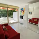 Beautiful Studio With Shared Pool