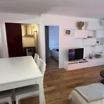 Nouvel Appartement, Totalement Renove Refait A Neuf , Magnifique , T2,Face A La Plage ,2 Piscine ,Proche Du Centre Ville