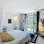 House 95M In A Quiet Area In Saint-Tropez