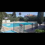 Nouvel Appartement, Totalement Renove Refait A Neuf , Magnifique , T2,Face A La Plage ,2 Piscine ,Proche Du Centre Ville