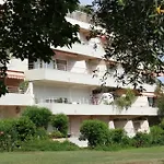 Studette In Saint-Tropez, With Wonderful Park View And Pool Access - 8