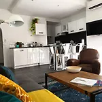 Beautifully Bright Apartment In Old Town Saint-Tropez