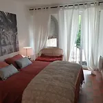 Appartement Spacieux Avec Jardin Coeur De St Tropez