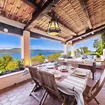 Villa With Magic View Of Bay Of Saint Tropez