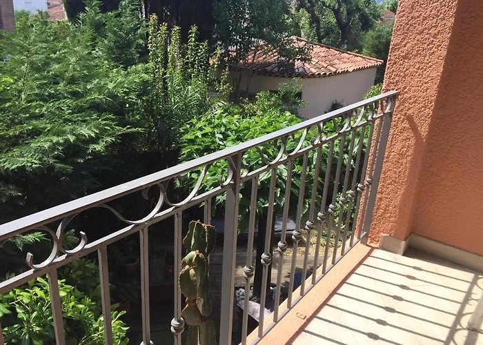 Belle Residence Au Centre De Saint Tropez Avec Piscine Et Garage