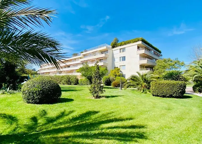 Charming Studio With Pool In Saint Tropez