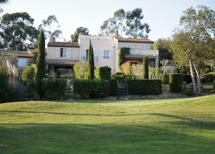 Charmantes Haus Im Golf Club Saint Tropez