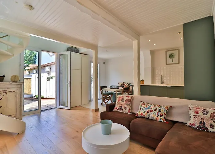 Emerald Beach Apartment