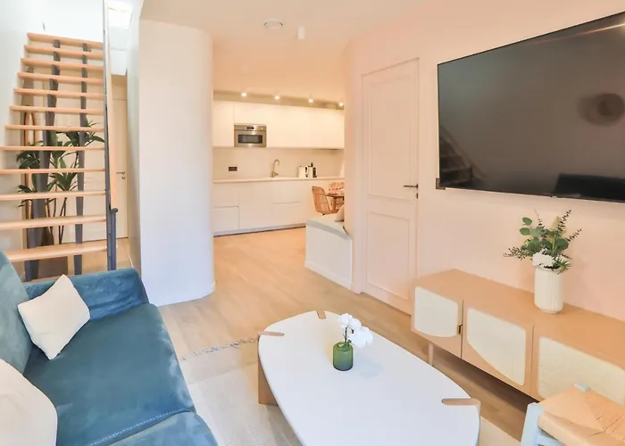 Nice 2 Bed Flat - Hyper Centre St Tropez