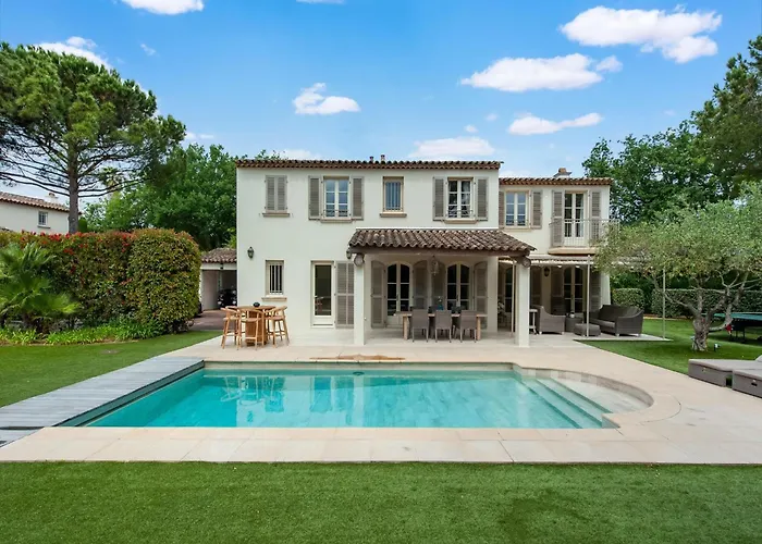 Modern Villa With Private Pool