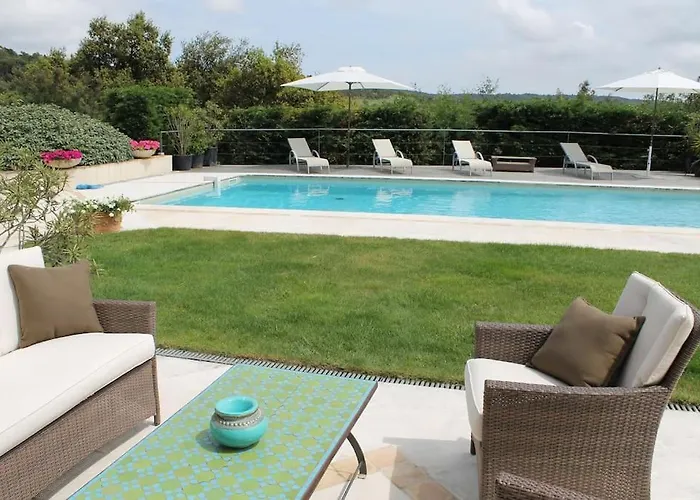 Villa De Plein Pied Pour 8 Personnes A Gassin