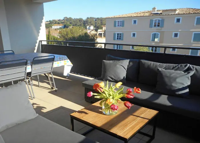 Bright Flat In The Heart Of Saint Tropez