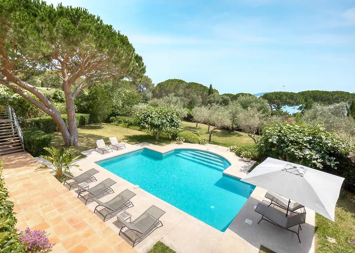 Villa Capilla, Sea View