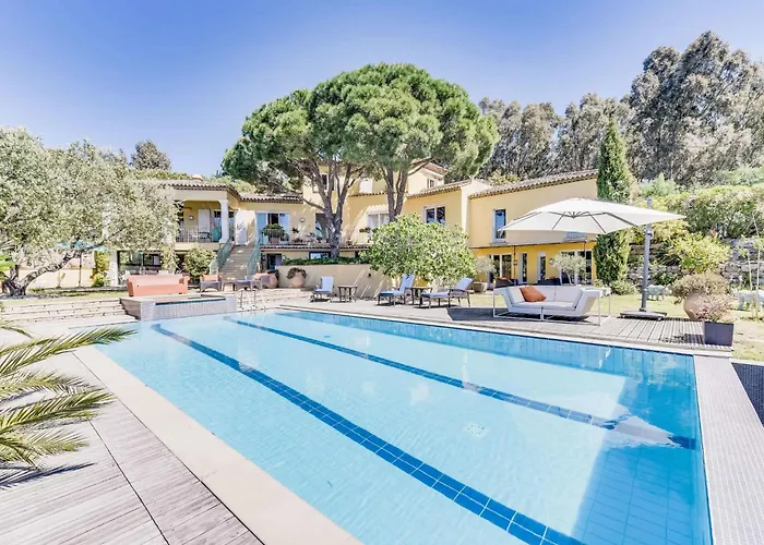 Apartment Villa La Romane By Interhome