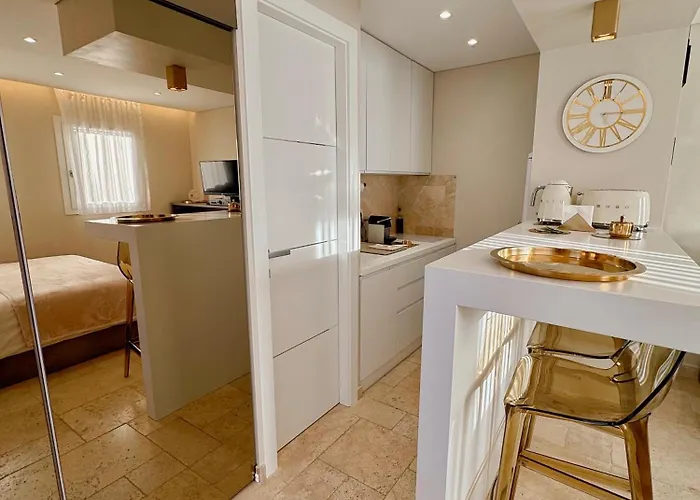 Studio Climatise, Terrasse, Parking Prive, 50M De La Plage