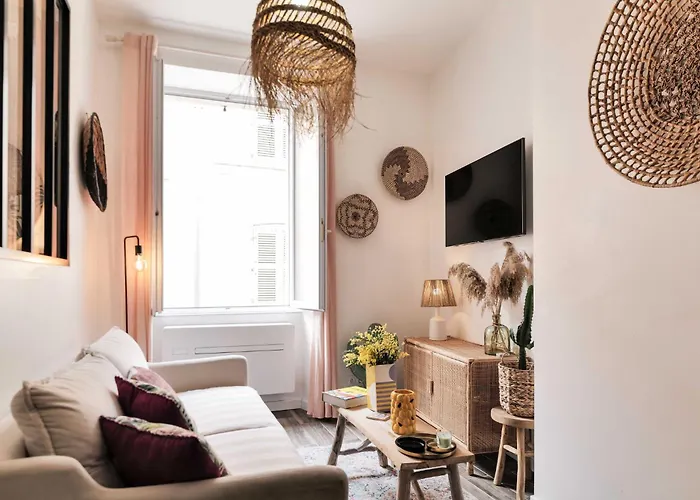 Saint Tropez - Old Village - Modern & Cosy Apartments