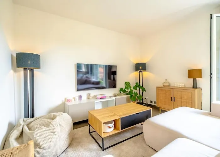 Apartment In The Heart Of St Tropez With Parking