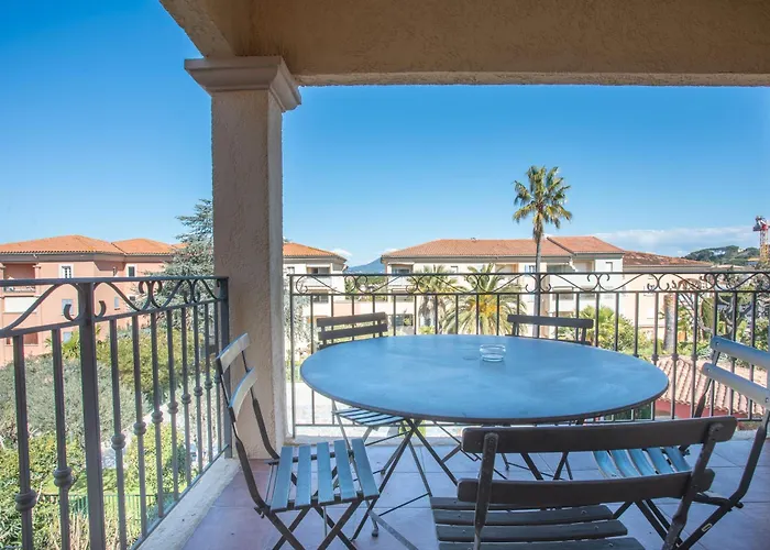 3 Bdr Apt - Clos Sainte Anne