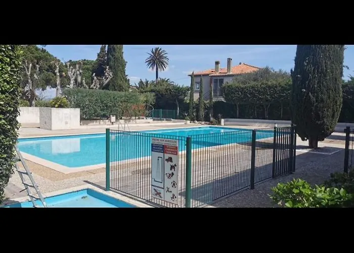 Appt St Tropez ,Magnifique T2, Piscine ,Terrasse, Emplacement Ideal ,Front De Mer,